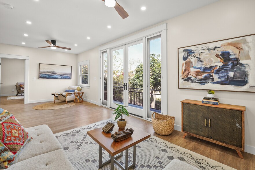 More Photos Of 844 E Kensington Rd, Los Angeles Specialty For Sale