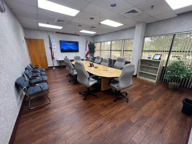 More Photos Of 1641 Thompson Rd, Hartselle Manufacturing For Lease