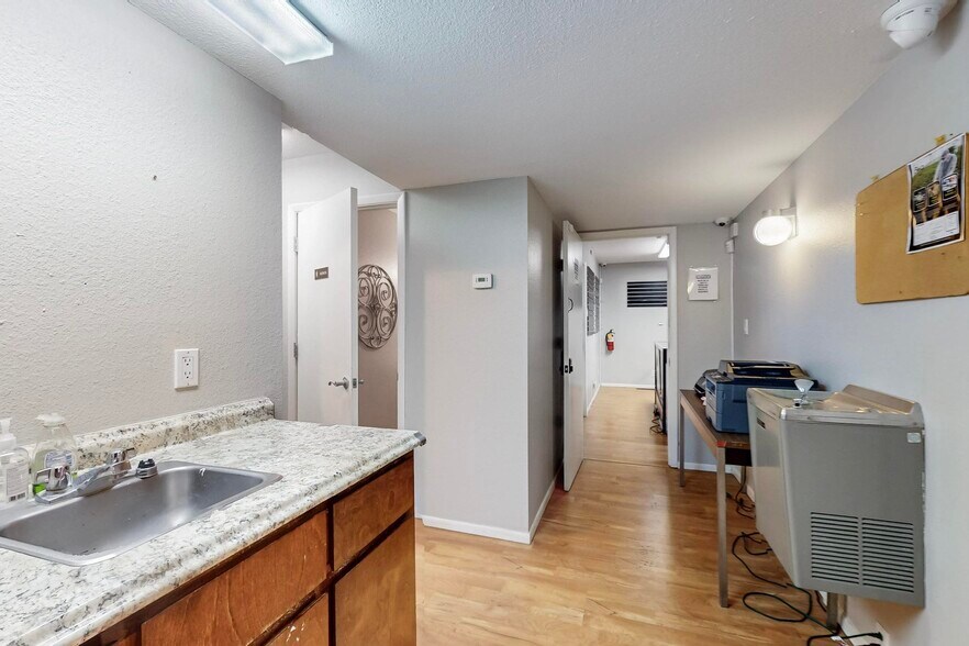 More Photos Of 516 Chama St NE, Albuquerque Office For Sale