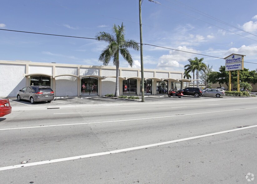 More Photos Of 3149 W Hallandale Beach Blvd, Hallandale Warehouse For Lease
