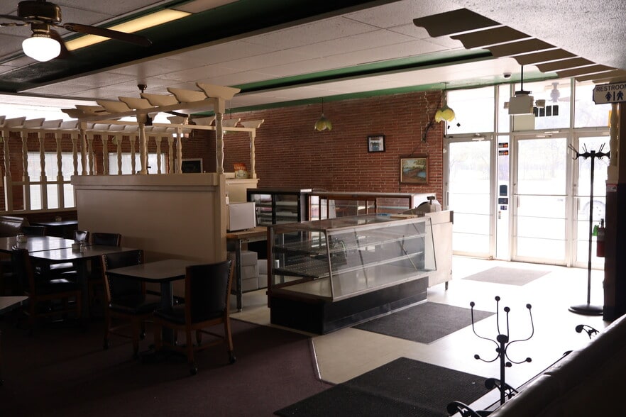 More Photos Of 6525 Lawndale, Houston Unknown For Lease