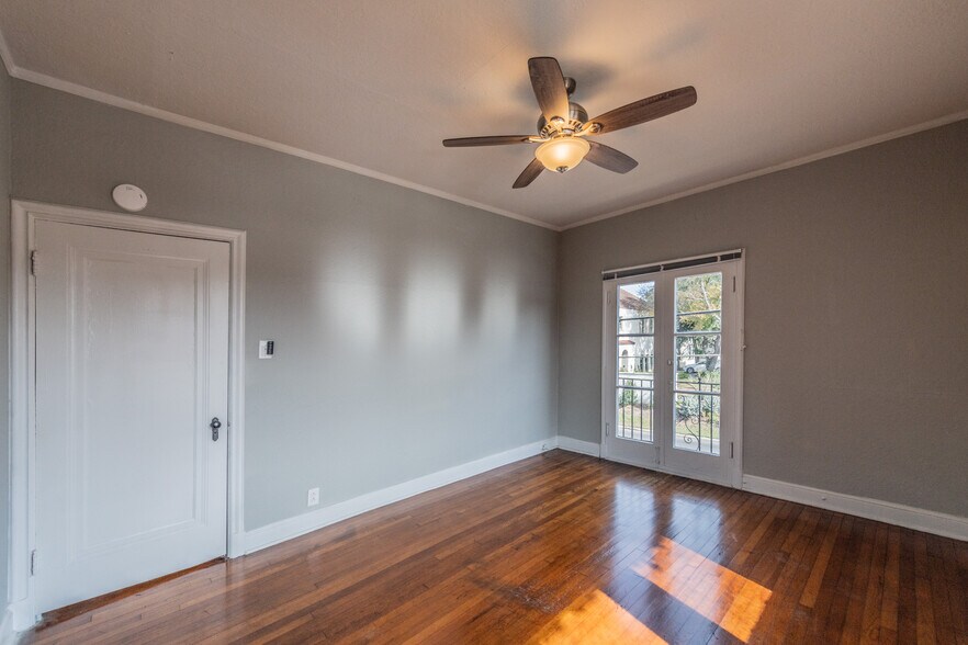 More Photos Of 403 W Hollywood Ave, San Antonio Apartments For Sale