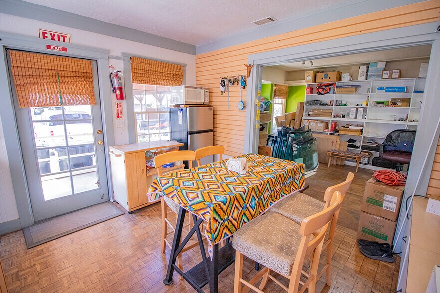 More Photos Of 215 E Fesler St, Santa Maria Storefront For Sale