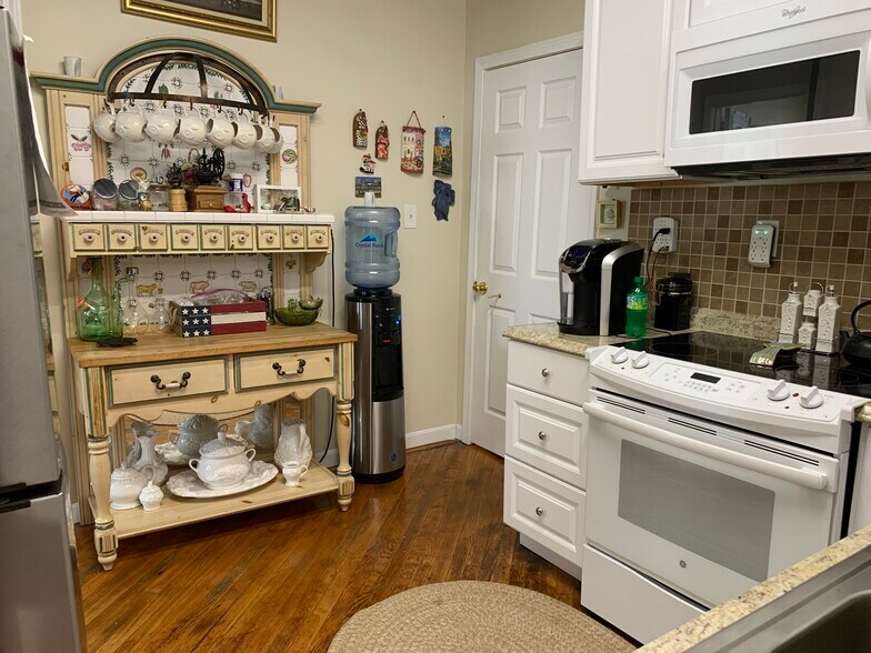 More Photos Of 22 Laurel St, Leominster Warehouse For Sale
