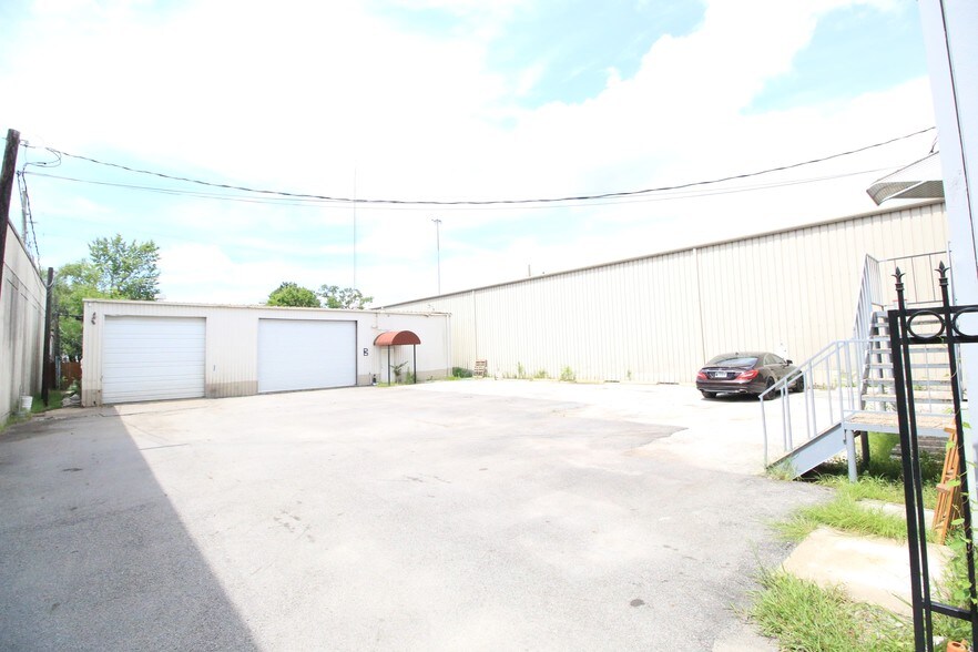 More Photos Of 5827 Star Ln, Houston Warehouse For Sale
