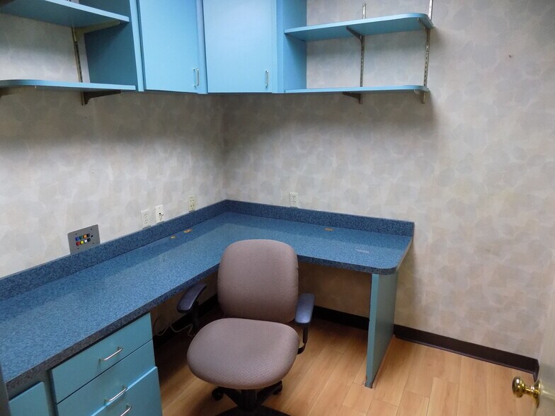 More Photos Of 111 Simsbury Rd, Avon Medical For Lease