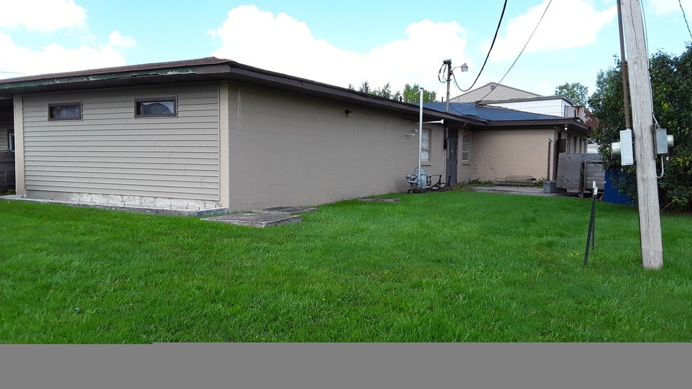 More Photos Of 3857 Eagle Dr, Sanborn Flex For Sale