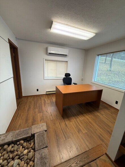 More Photos Of 720 Masonic Dr, Bridgeport Office Residential For Sale