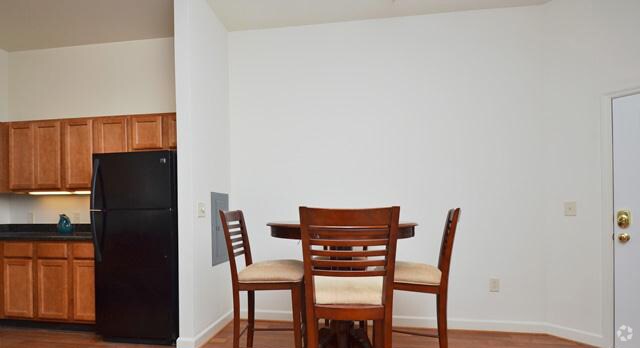 More Photos Of 1220 N King St, Hampton Apartments For Lease