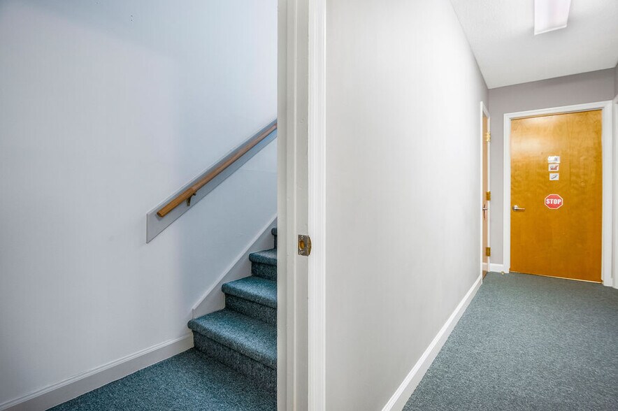 More Photos Of 217-219 Station St, Jacksonville Medical For Lease