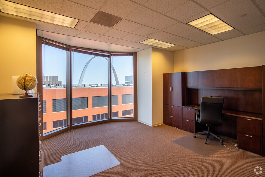 Photo of 20th Floor Ste 2050-2055