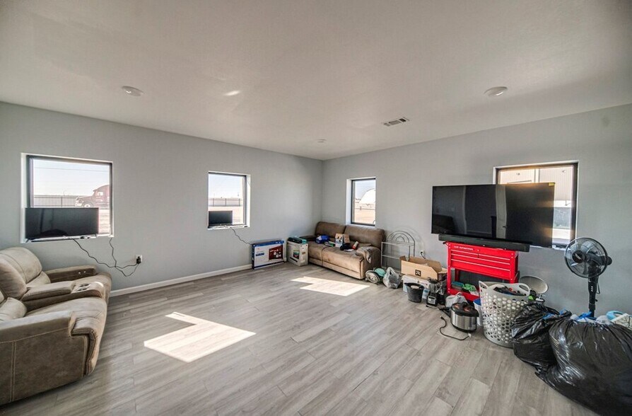 More Photos Of 1850 N FM 866, Odessa Warehouse For Sale