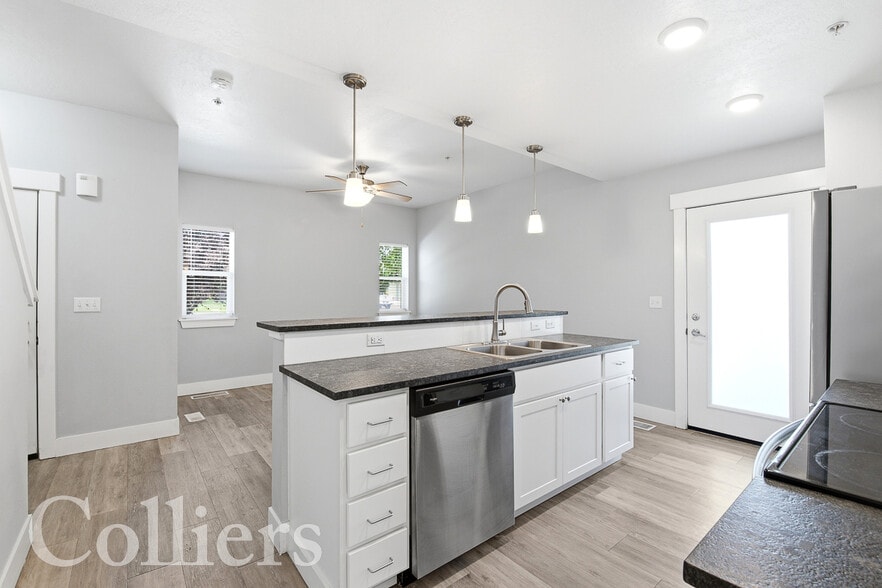 More Photos Of 5018 Hamlet Ln, Caldwell Apartments For Sale