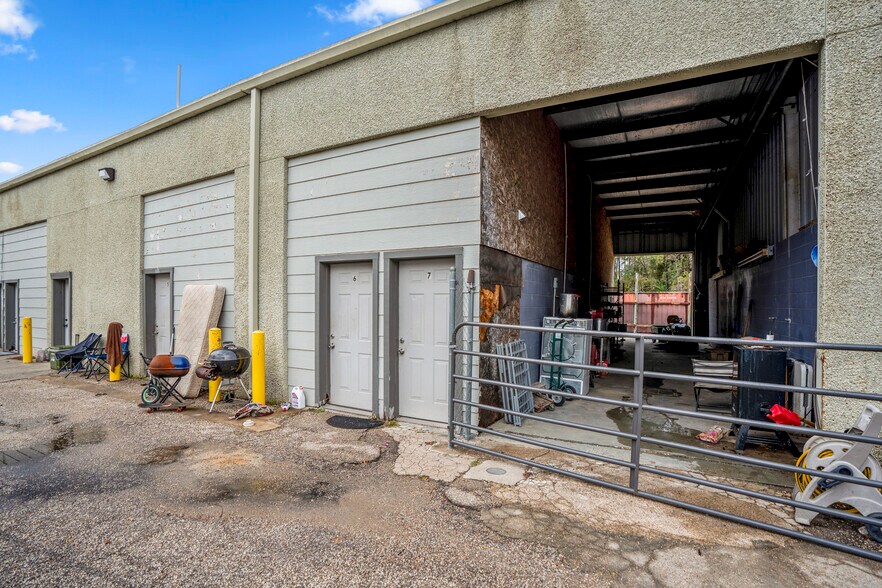 More Photos Of 80 Sorters McClellan rd, Kingwood Warehouse For Sale