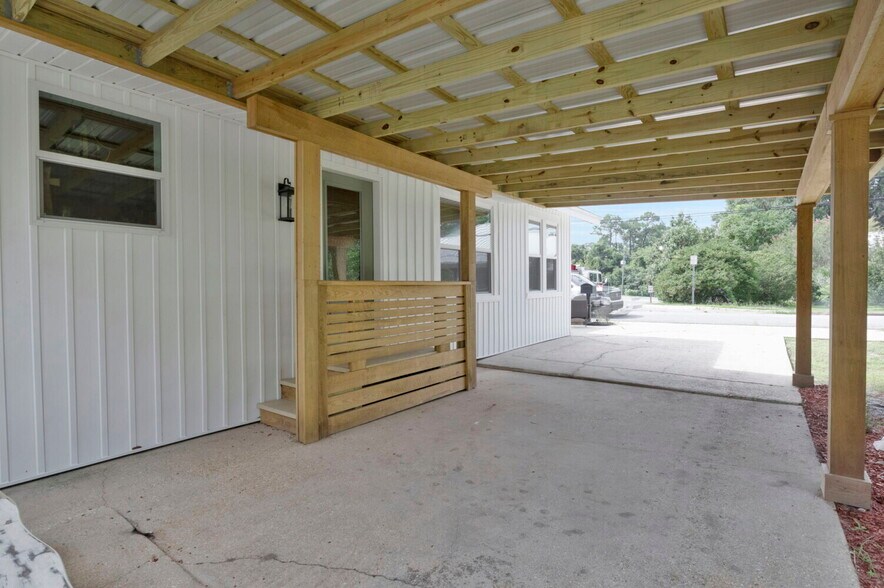 More Photos Of 6682 Ravine St, Milton Office Residential For Sale