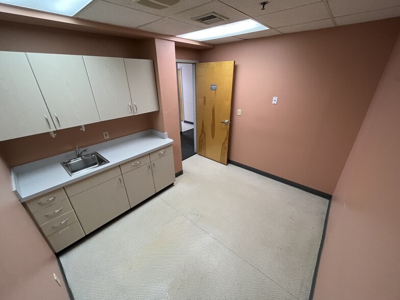 More Photos Of 42 Locust Ave, Wallington Medical For Lease