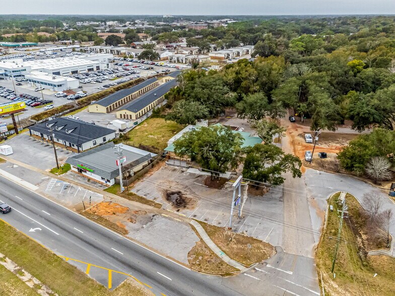 More Photos Of 131 New Warrington Rd, Pensacola Restaurant For Sale