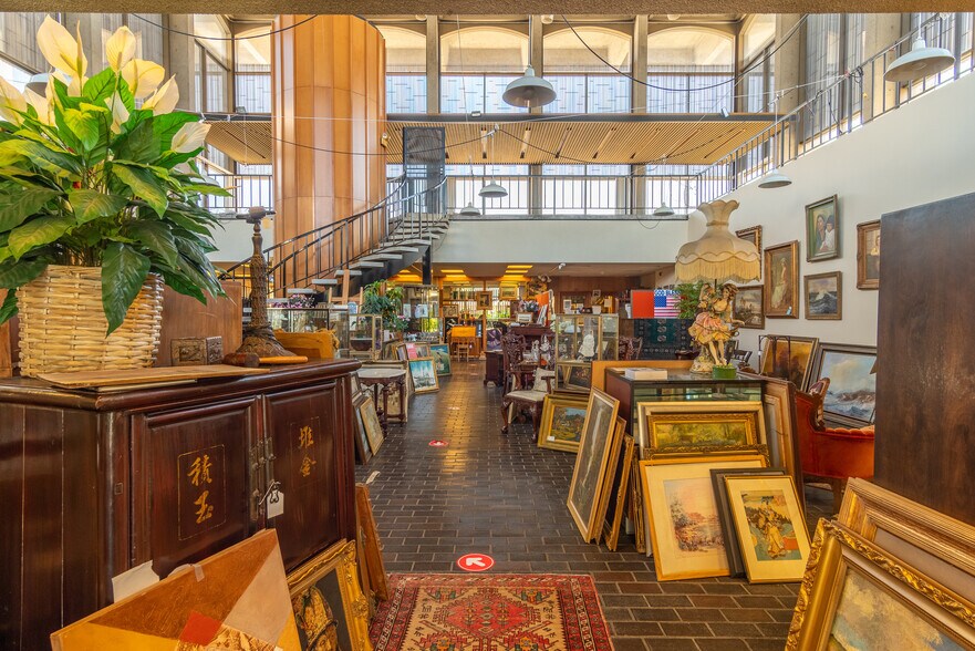 More Photos Of 449 Alvarado St, Monterey General Retail For Sale