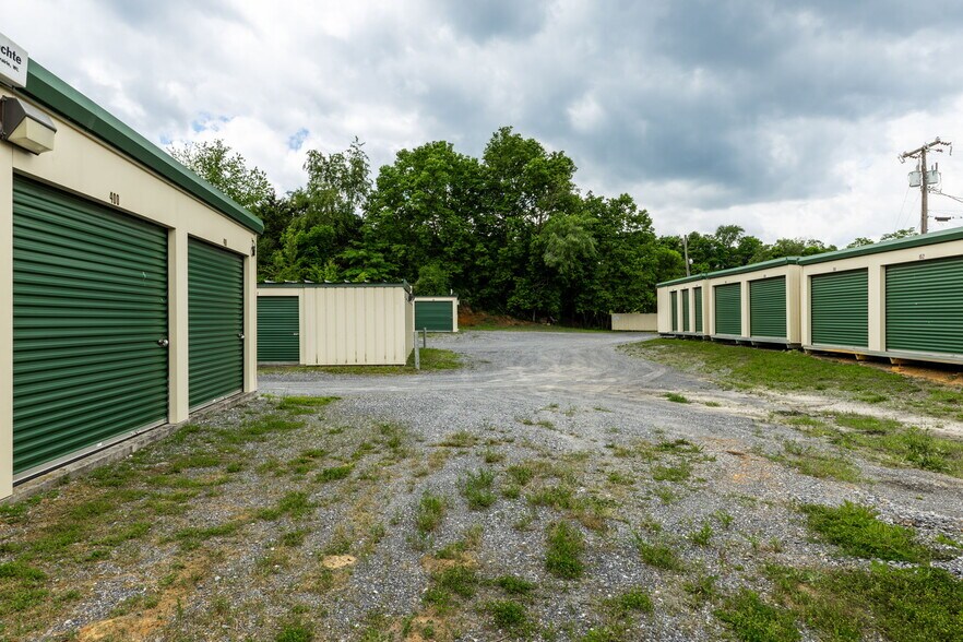 More Photos Of 1614 N Valley Pike, Rockingham Self Storage For Sale