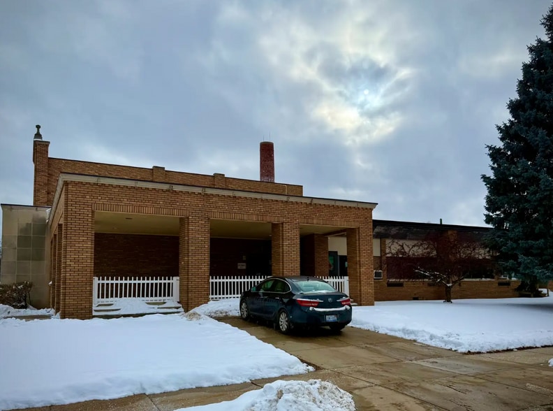 More Photos Of 609 N Verlinden Ave, Lansing Schools For Sale