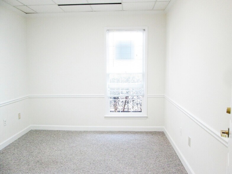 More Photos Of 3867 Holcomb Bridge Rd, Peachtree Corners Office For Lease