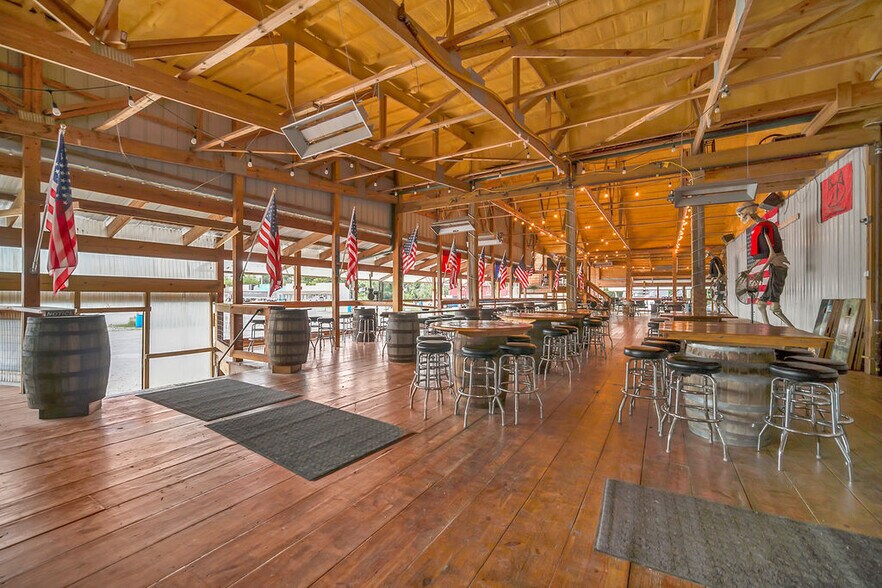 More Photos Of 602 Clark St, Utica Restaurant For Sale