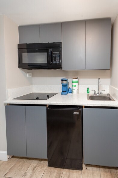 More Photos Of 2711 S Ocean Blvd, Myrtle Beach Hotel For Sale