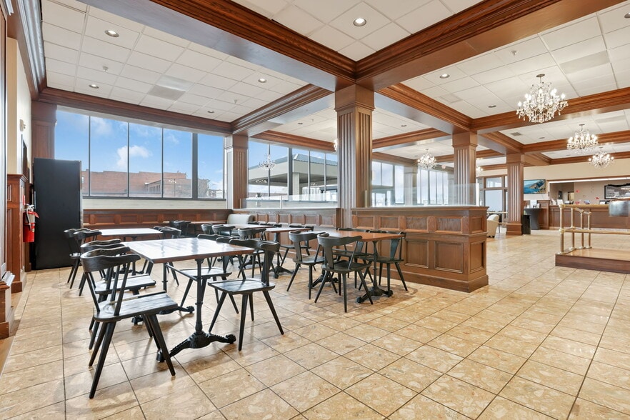 More Photos Of 301 Broadway, Lorain Hotel For Sale