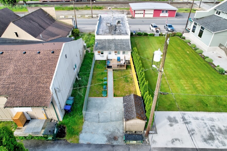 More Photos Of 1415 Pioneer Hwy, Silvana General Retail For Sale