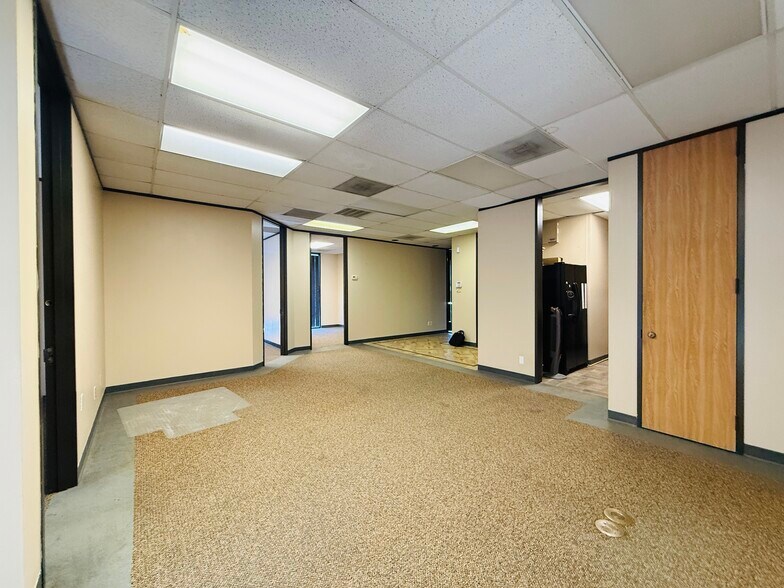 More Photos Of 7070 W 43rd St, Houston Office For Lease