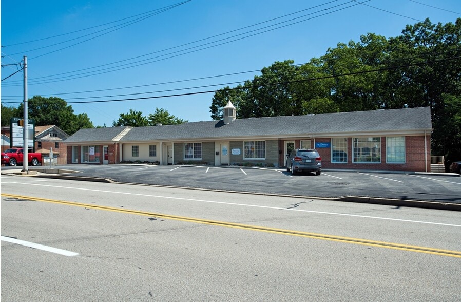 Primary Photo Of 8162 Perry Hwy, Pittsburgh Storefront Retail Office For Lease