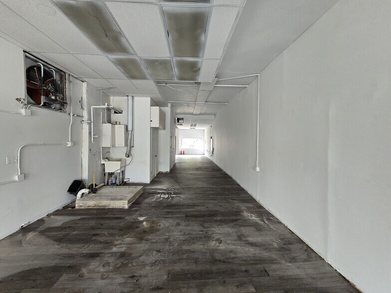 More Photos Of 88 Main St, Madison Freestanding For Sale