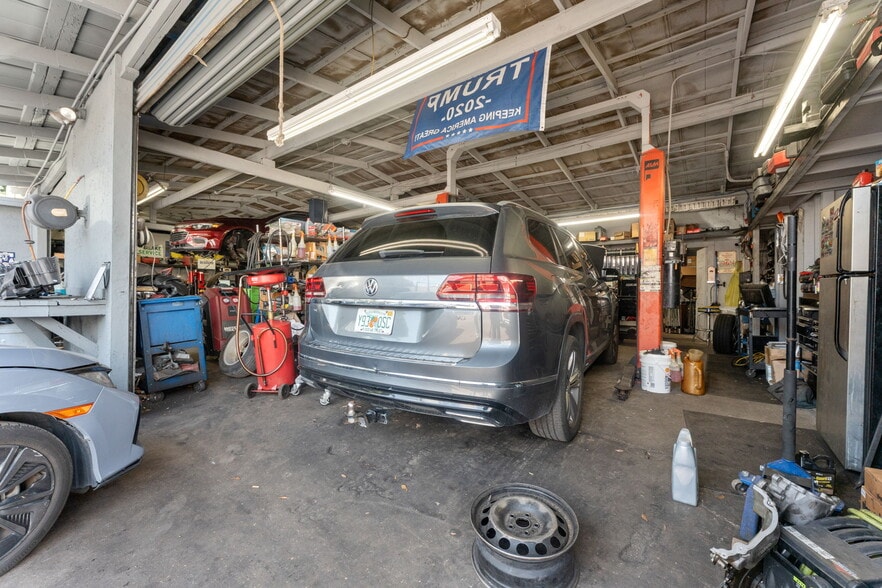 More Photos Of 1814 S Parsons Ave, Seffner Auto Dealership For Sale