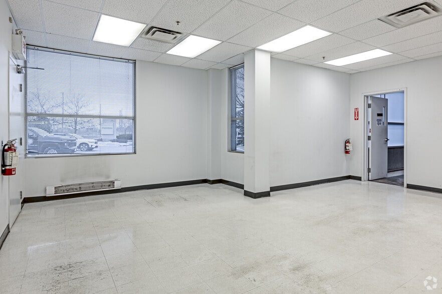 More Photos Of 8350 Lawson Rd, Milton Warehouse For Lease