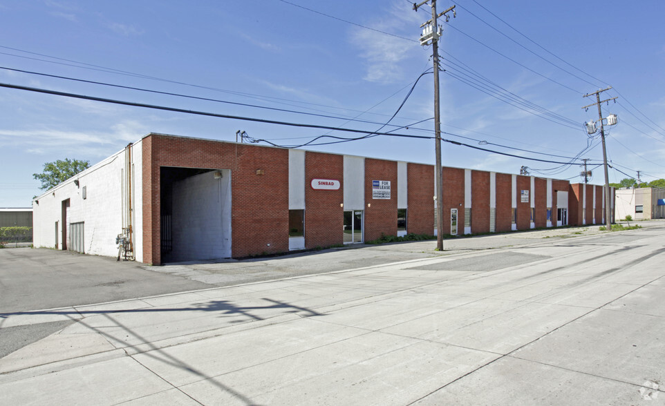 Primary Photo Of 13201-13261 Cloverdale St, Oak Park Warehouse For Lease