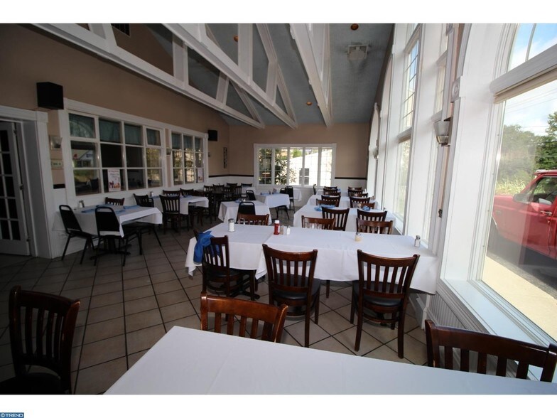 More Photos Of 638-640 Stokes Rd, Medford Restaurant For Sale