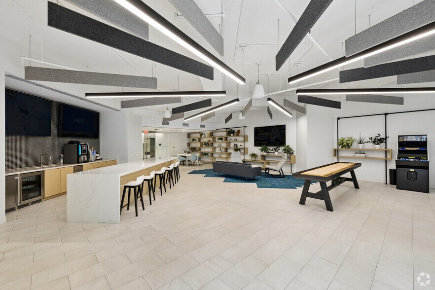 More Photos Of 1221 Brickell Ave, Miami Coworking Space