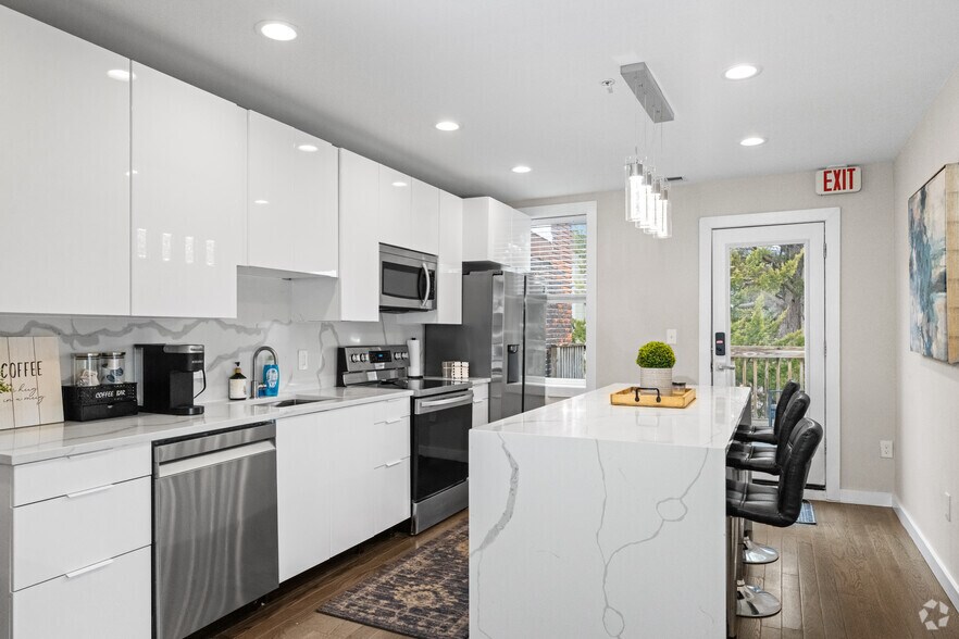 More Photos Of 1414 Pennsylvania Ave SE, Washington Apartments For Sale