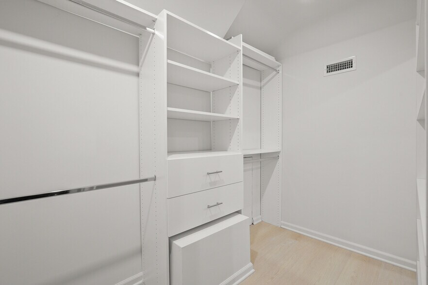 More Photos Of 617 Westmount Dr, West Hollywood Apartments For Sale