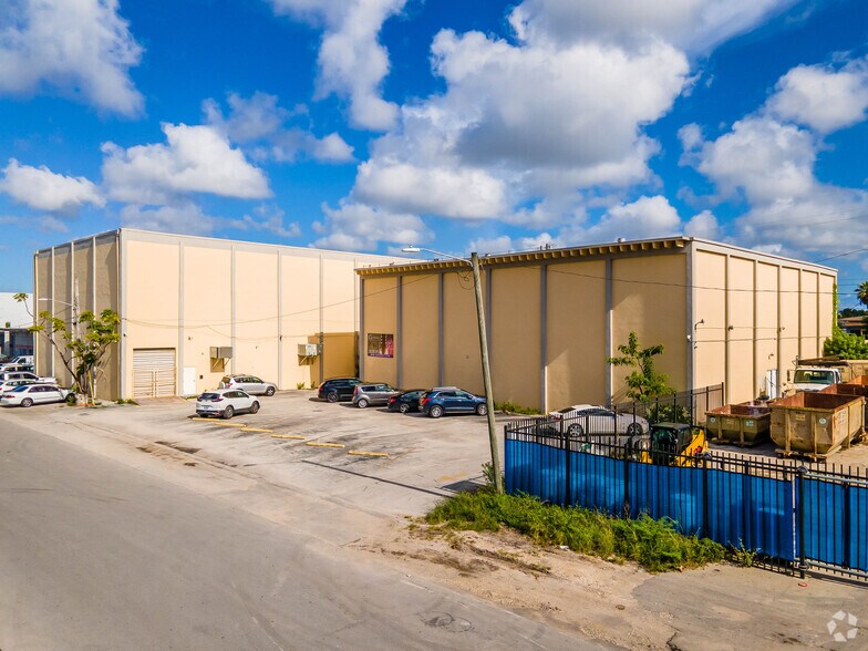 More Photos Of 1935 NE 150th St, Miami Warehouse For Sale