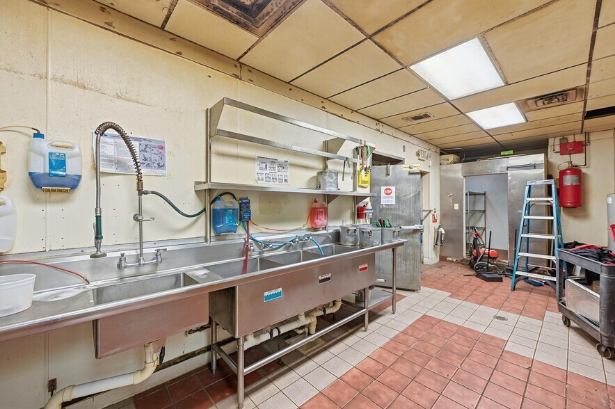 More Photos Of 565 W Bedford Euless Rd, Hurst Restaurant For Sale