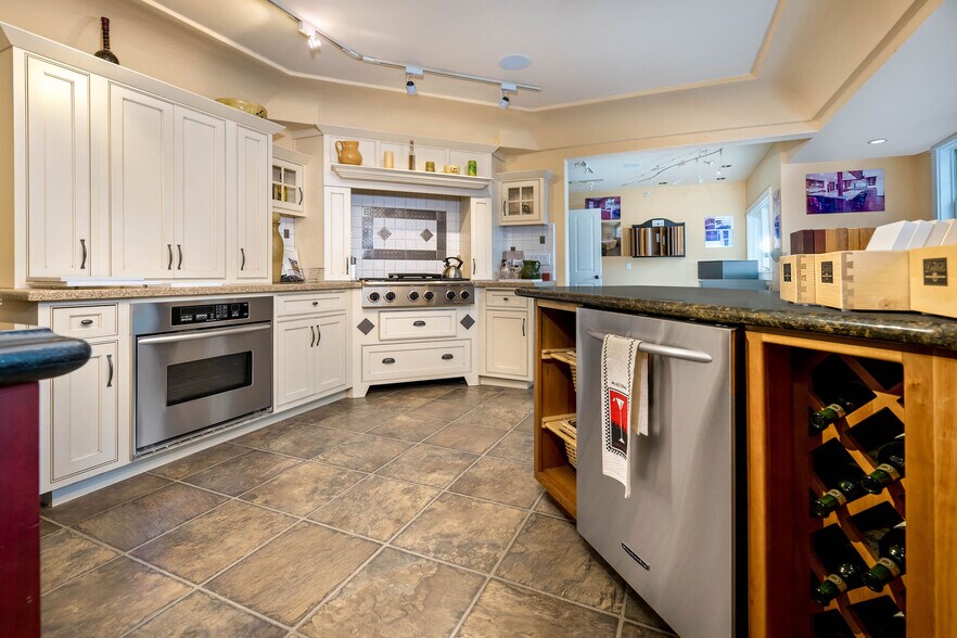 More Photos Of 1072 E Main St, Grass Valley Office For Sale