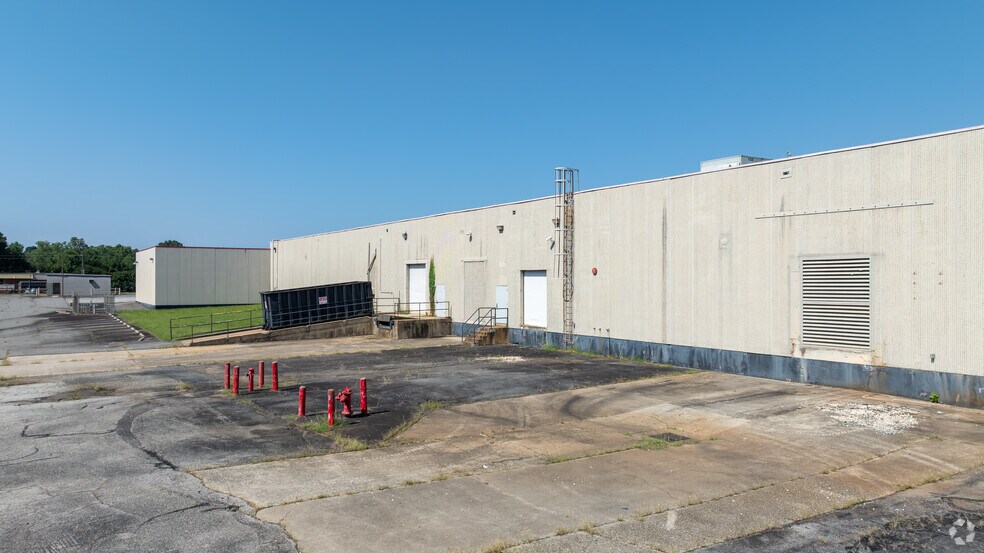 More Photos Of 1035 Mecklenburg Hwy, Mooresville Manufacturing For Sale