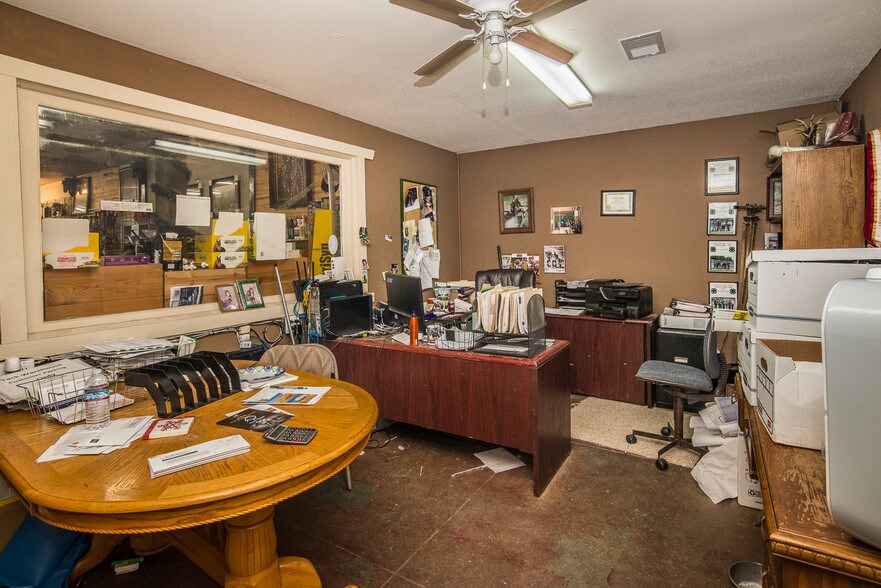 More Photos Of 917 Main St, Woodland Freestanding For Sale