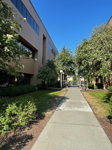 More Photos Of 3940 Arctic Blvd, Anchorage Office For Sale