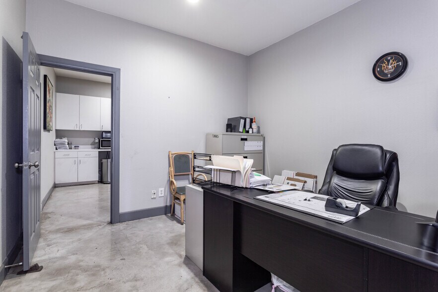 More Photos Of 669 Arroyo St, San Fernando Manufacturing For Sale