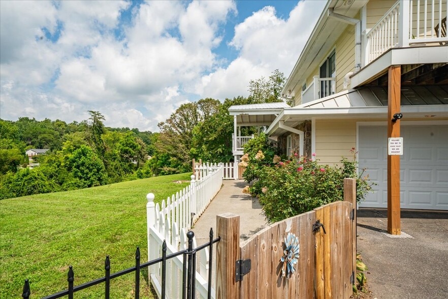 More Photos Of 441 Mull Rd, Hiawassee Hospitality For Sale