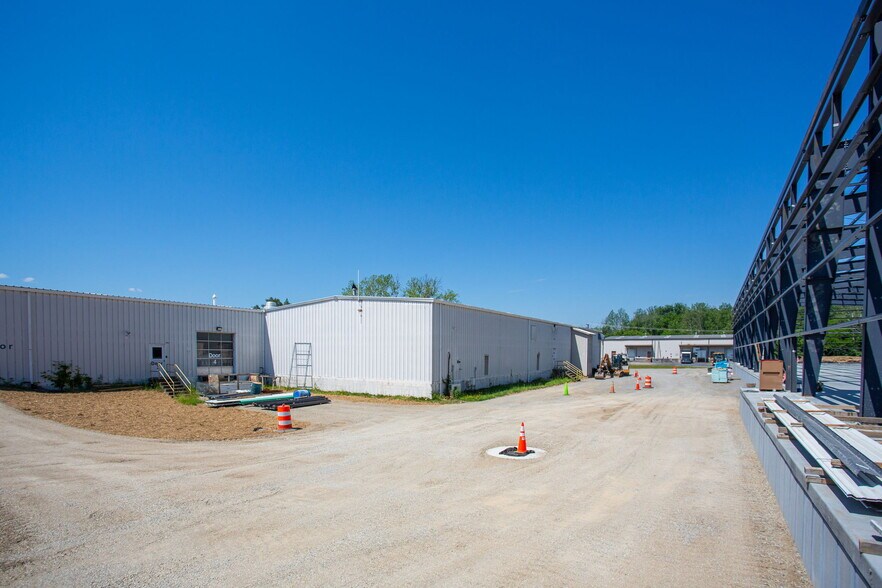 More Photos Of 1401 Hopeman Pkwy, Waynesboro Industrial For Lease