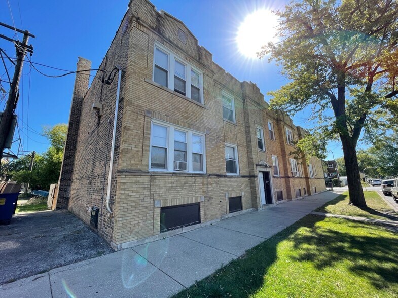 More Photos Of , Chicago Multifamily For Sale