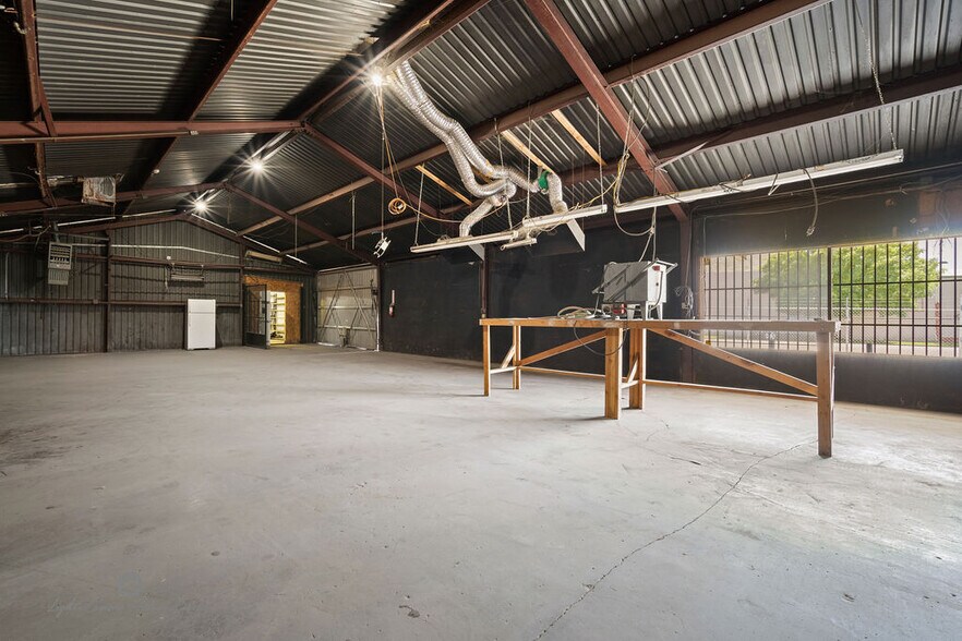 More Photos Of 200 E 19th St, Bakersfield Manufacturing For Sale